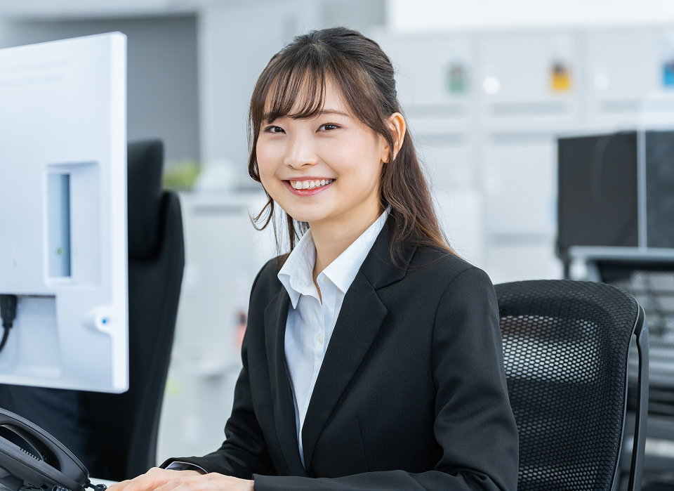 事務職の女性
